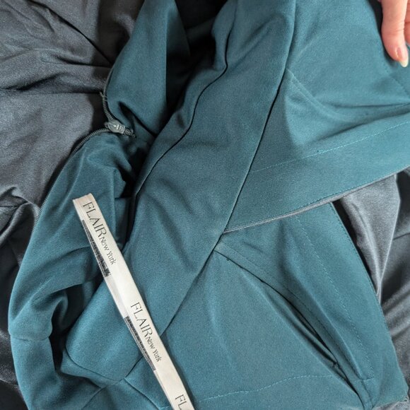 Formal Dress/Evening Gown (Blue/Green) 26" W (Professionally Cleaned) - Picture 3 of 11